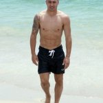 Cannavaro ci regala il primo torso nudo della stagione - Thumbnail