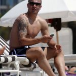 Cannavaro ci regala il primo torso nudo della stagione - Thumbnail