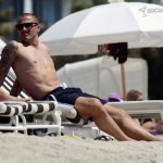 Cannavaro ci regala il primo torso nudo della stagione - Thumbnail