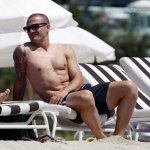 Cannavaro ci regala il primo torso nudo della stagione - Thumbnail