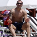 Cannavaro ci regala il primo torso nudo della stagione - Thumbnail