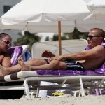 Cannavaro ci regala il primo torso nudo della stagione - Thumbnail