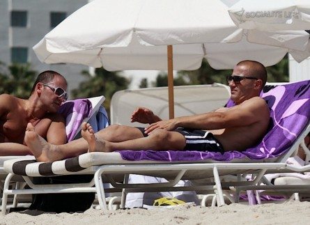 Cannavaro ci regala il primo torso nudo della stagione