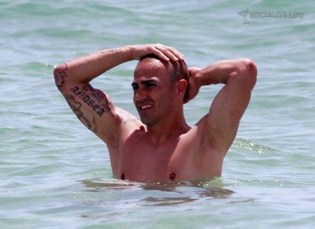 Cannavaro ci regala il primo torso nudo della stagione