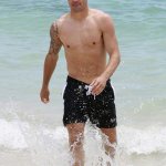 Cannavaro ci regala il primo torso nudo della stagione - Thumbnail