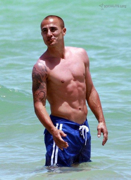 Cannavaro ci regala il primo torso nudo della stagione