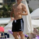 Cannavaro ci regala il primo torso nudo della stagione - Thumbnail