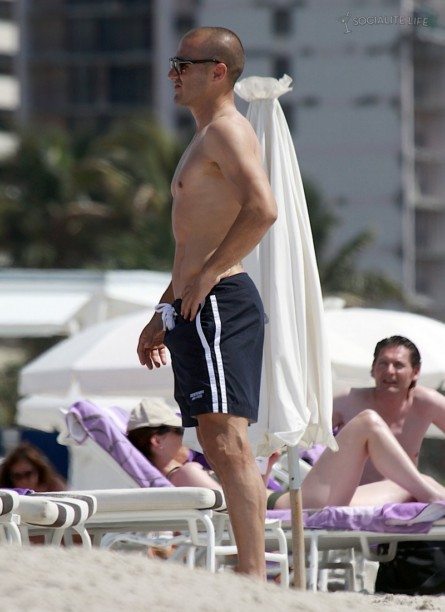 Cannavaro ci regala il primo torso nudo della stagione