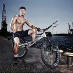 Bernd sveste lo sport per Display - Thumbnail