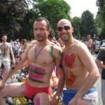 Anche in Italia tutti svestiti in sella alla bici - Thumbnail