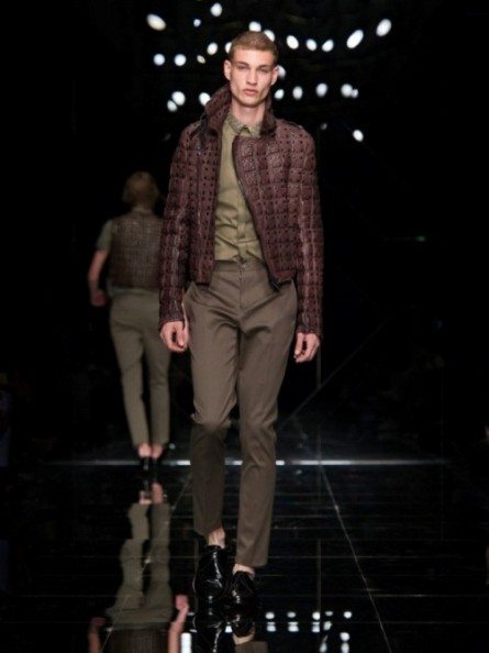 Militari e motociclisti per Burberry