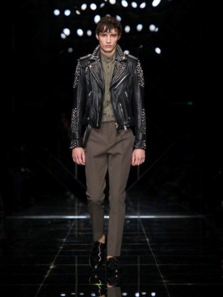 Militari e motociclisti per Burberry