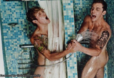 Tornano i McFly, e si spogliano per il magazine gay