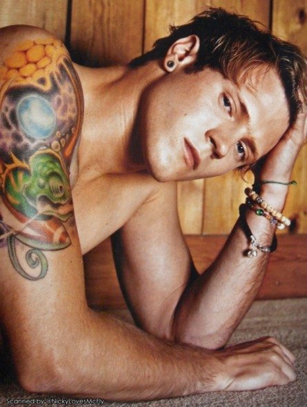 Tornano i McFly, e si spogliano per il magazine gay