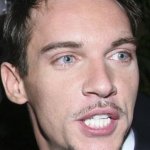 Jonathan Rhys Meyers, bellezza regale - Thumbnail