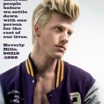 Peter Pan o Catwoman? Le icone giovanili in chiave artistica - Thumbnail
