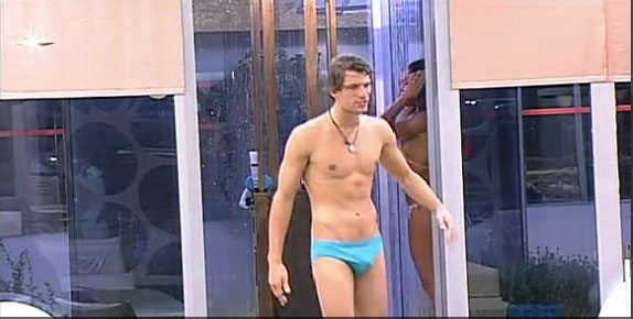 Grande Fratello, prima doccia hot di Clivio
