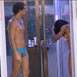 Grande Fratello, prima doccia hot di Clivio - Thumbnail