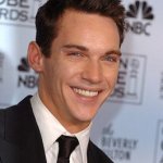 Jonathan Rhys Meyers, bellezza regale - Thumbnail
