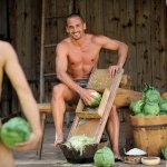 La sensualit&agrave; degli uomini delle Alpi nel calendario 2011 - Thumbnail