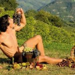 La sensualit&agrave; degli uomini delle Alpi nel calendario 2011 - Thumbnail