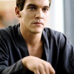 Jonathan Rhys Meyers, bellezza regale - Thumbnail
