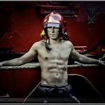 Fuoco ardente: il calendario 2011 dei pompieri di Castell&ograve;n - Thumbnail