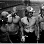 Fuoco ardente: il calendario 2011 dei pompieri di Castell&ograve;n - Thumbnail