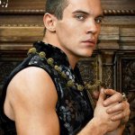 Jonathan Rhys Meyers, bellezza regale - Thumbnail