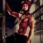 Fuoco ardente: il calendario 2011 dei pompieri di Castell&ograve;n - Thumbnail