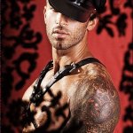 Leather&Lace: il calendario degli uomini in pelle e... pizzi - Thumbnail