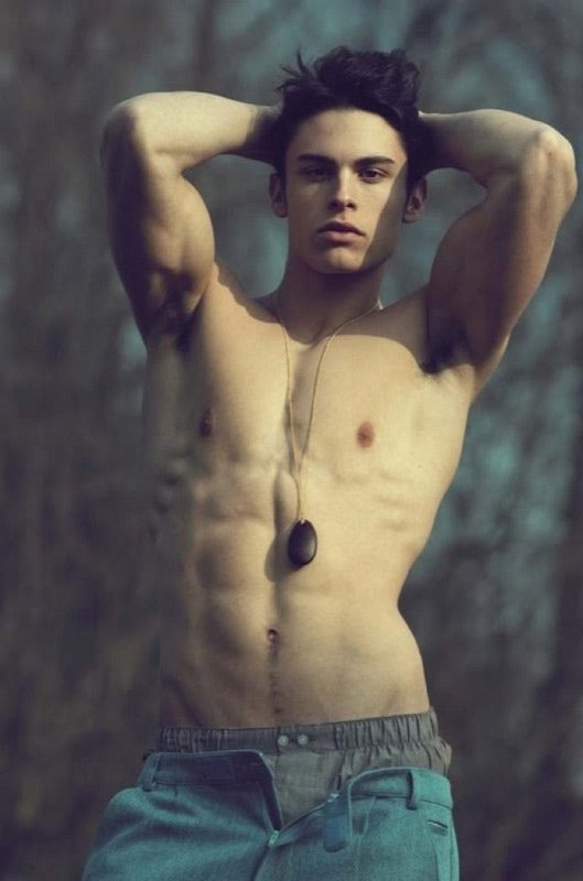 Baptiste Giabiconi: il primo uomo del Calendario Pirelli