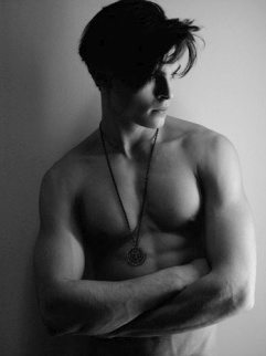 Baptiste Giabiconi: il primo uomo del Calendario Pirelli