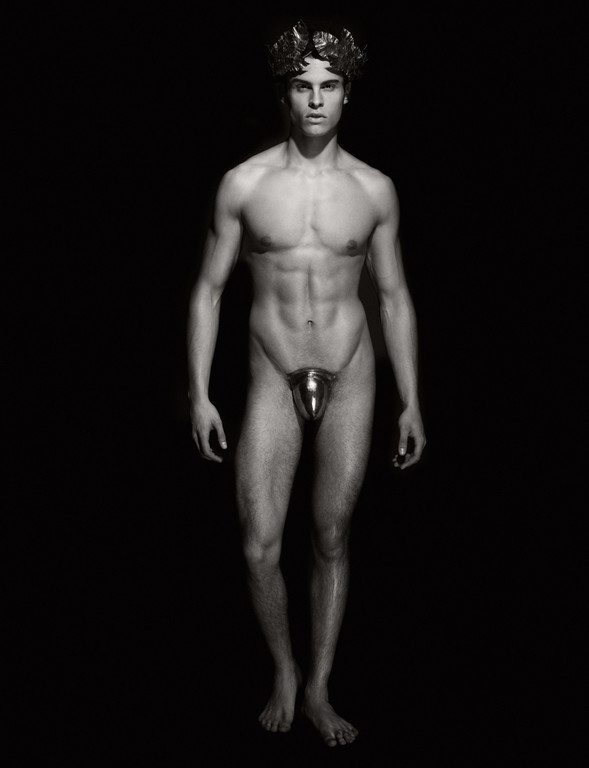 Baptiste Giabiconi: il primo uomo del Calendario Pirelli