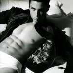 Baptiste Giabiconi: il primo uomo del Calendario Pirelli - Thumbnail
