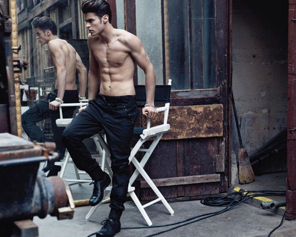 Baptiste Giabiconi: il primo uomo del Calendario Pirelli