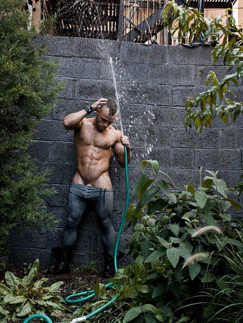 Bellezze pre-natalizie: Chase Hostler