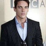 Jonathan Rhys Meyers, bellezza regale - Thumbnail