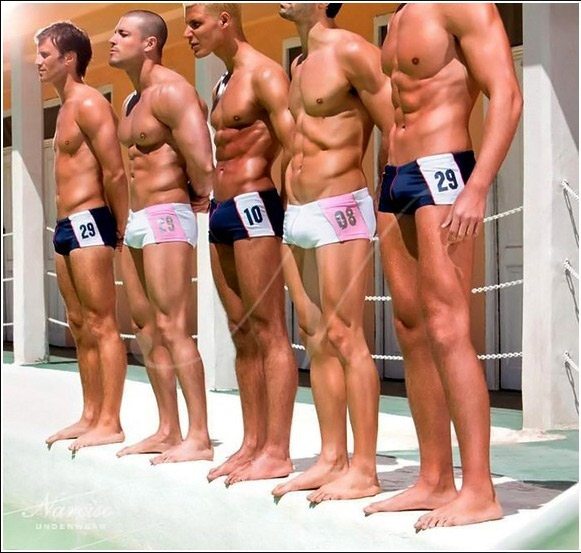 Fine d'anno hot con i modelli della collezione Narciso