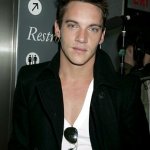 Jonathan Rhys Meyers, bellezza regale - Thumbnail
