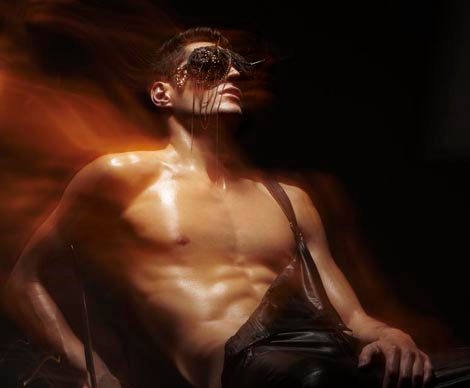 Magomed Dadakaev: fascino di trucco, giochi di luci e oro