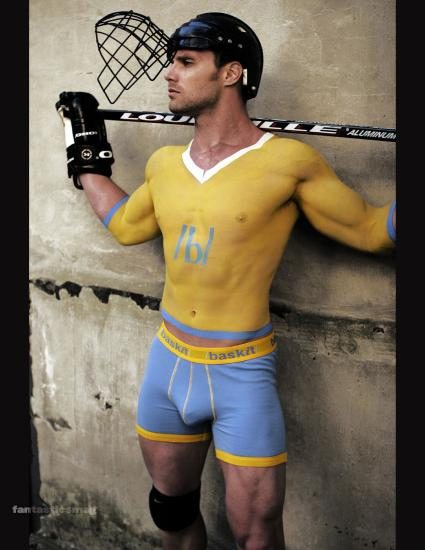 Athletic Performance: body painting e shorts attillatissimi