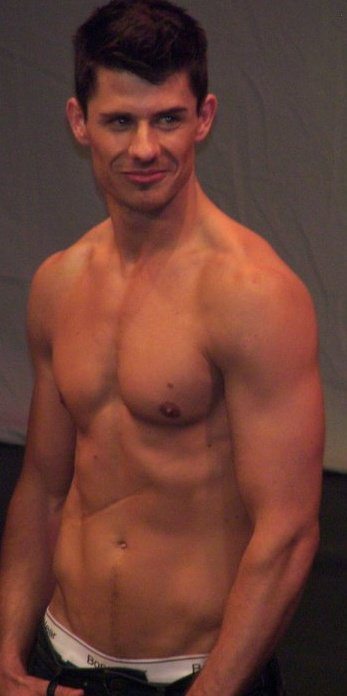 Il nuovo Mister Gay World &egrave; Francois Nel