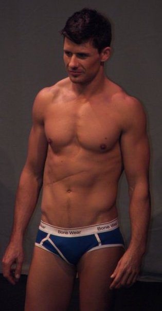 Il nuovo Mister Gay World &egrave; Francois Nel