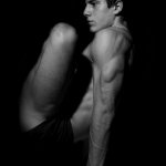 Antonio Anuk, le contorsioni del modello italiano - Thumbnail