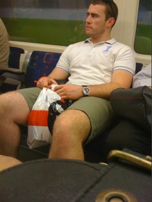 TubeCrush: i pi&ugrave; bei ragazzi visti sulla metro in un blog