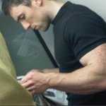 TubeCrush: i pi&ugrave; bei ragazzi visti sulla metro in un blog - Thumbnail