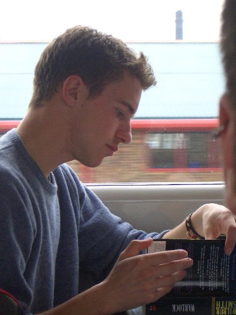 TubeCrush: i pi&ugrave; bei ragazzi visti sulla metro in un blog
