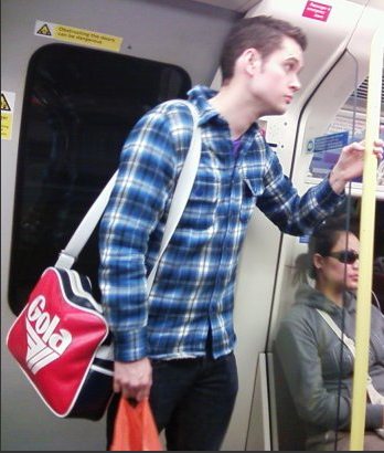 TubeCrush: i più bei ragazzi visti sulla metro in un blog