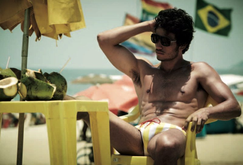 Posto 7 Ipanema, corpi brasiliani in mostra per Numéro Homme